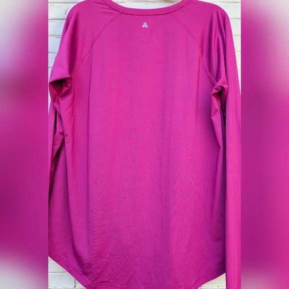Tek Gear Adaptive Long Sleeve Performance Tee Color: Magenta, Size: LARGE (EUC) - Picture 6 of 8